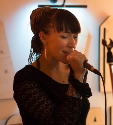 2015-02 – Cătălina Beța & Sorin Romanescu în BackYard